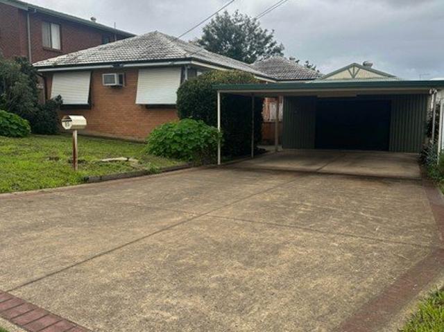 4 Bedroom house in a convenient location!