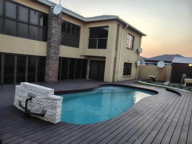 4 Bedroom House in Aerorand
