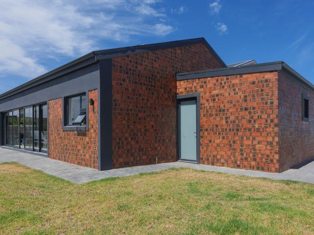 4 Bedroom House in Agulhas