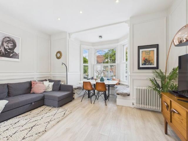 4 bedroom House in Alma Road, Windsor