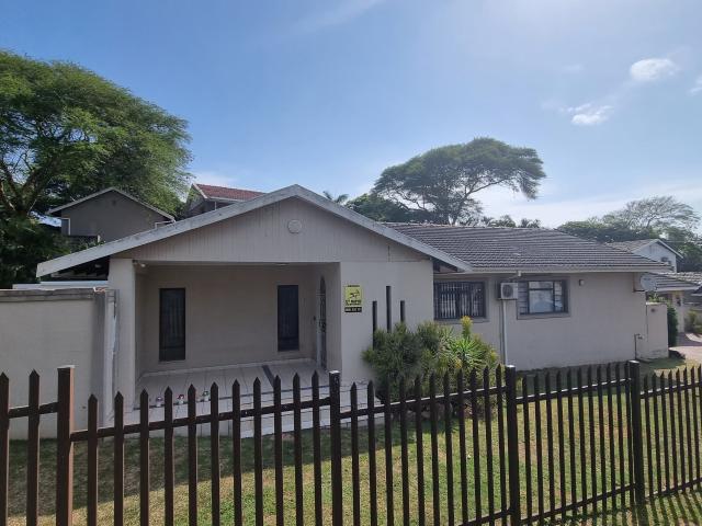 4 Bedroom House in Athlone Park