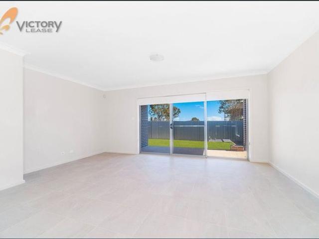 4 Bedroom House in Austral For Rent!