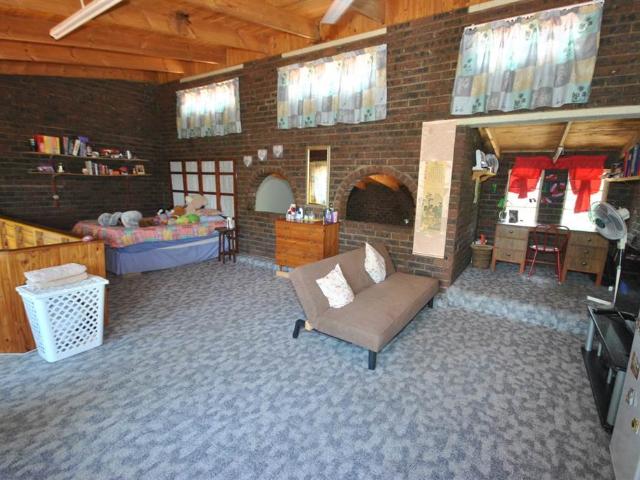 4 Bedroom House in Aviary Hill