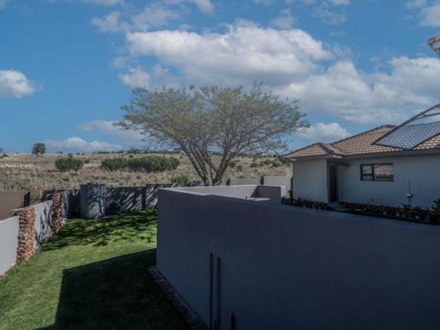 4 Bedroom House in Bankenveld