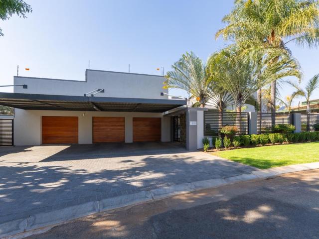 4 Bedroom House in Bendor
