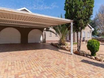 4 Bedroom House in Birchleigh North