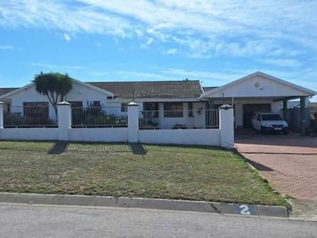 4 Bedroom House in Bluewater Bay