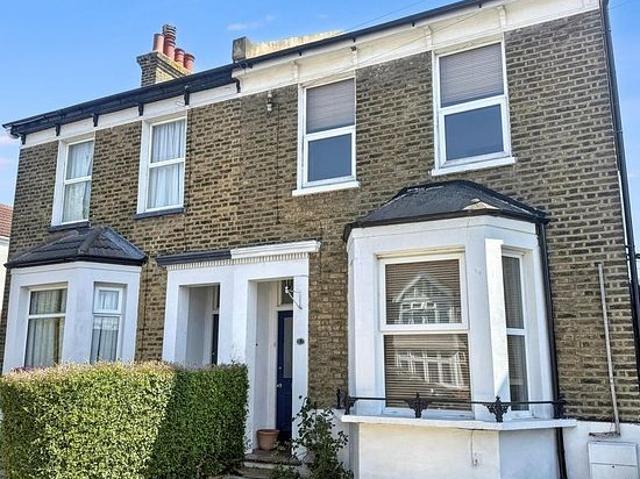 4 bedroom house in Bromley