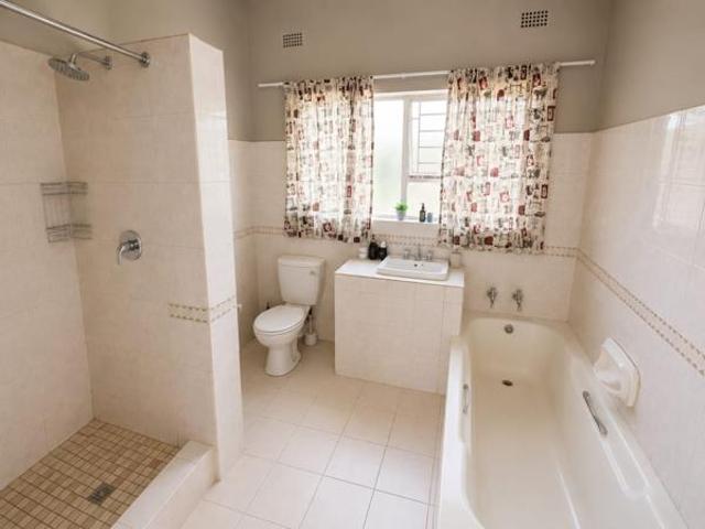 4 Bedroom House in Golf Park