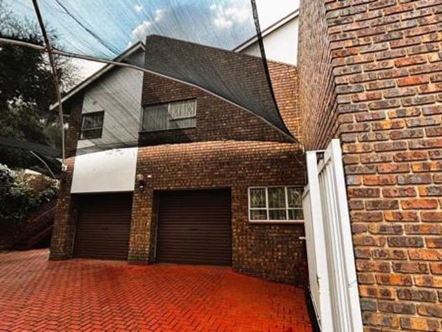 4 Bedroom House in Gholfsig