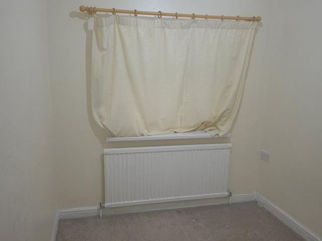 4 bedroom house in Glasgow