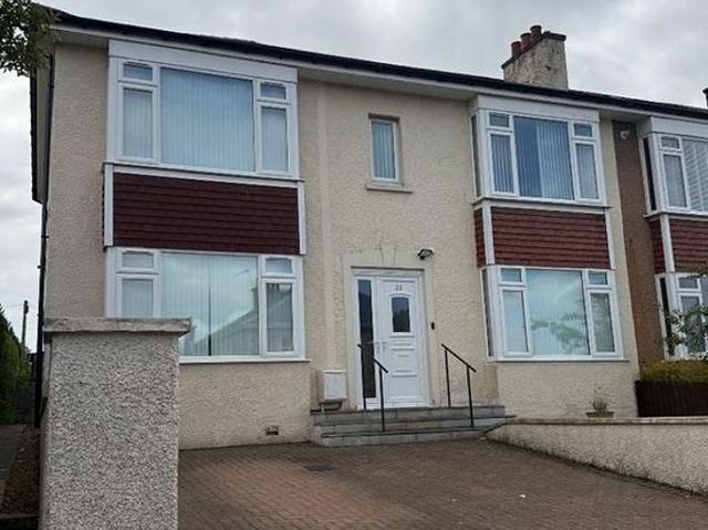 4 bedroom house in Glasgow