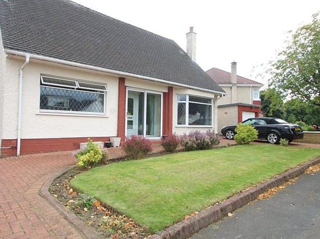4 bedroom house in Glasgow