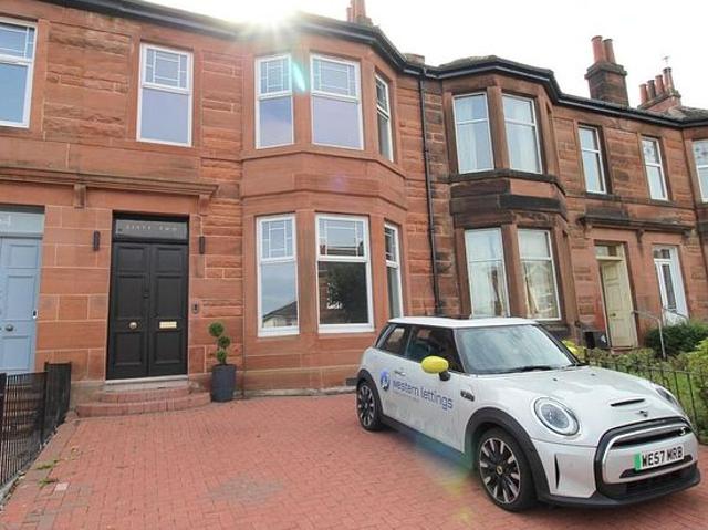 4 bedroom house in Glasgow