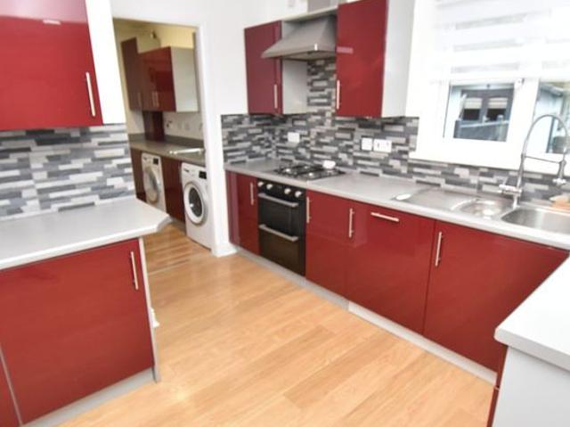 4 bedroom house in Glasgow