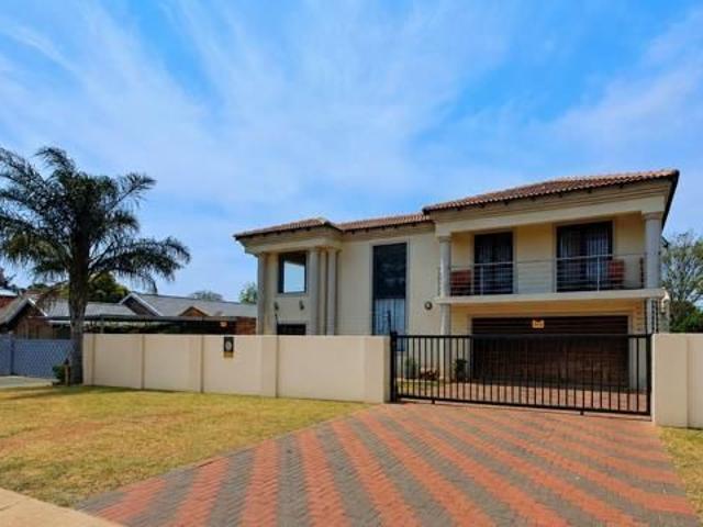 4 Bedroom House in Doornpoort