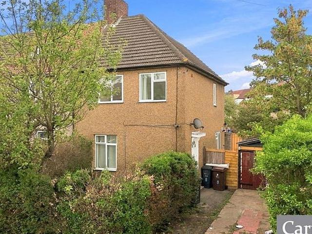 4 bedroom house in Dagenham