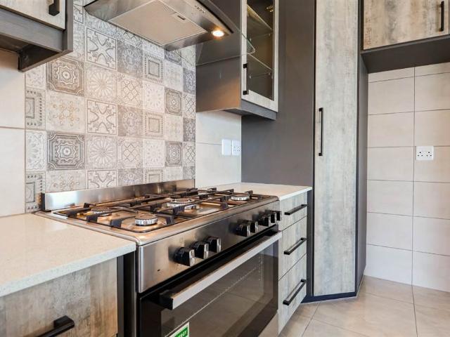 4 Bedroom House in Dana Bay
