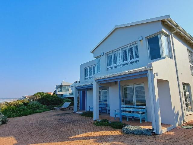 4 Bedroom House in Dana Bay