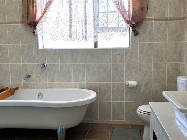4 Bedroom House in Diaz Beach