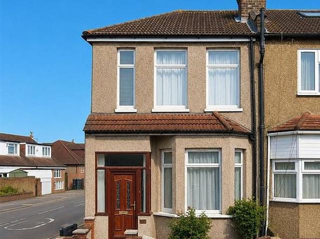 4 bedroom house in Enfield