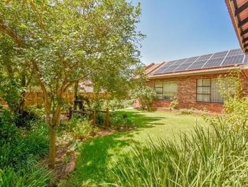 4 Bedroom House in Eldoraigne