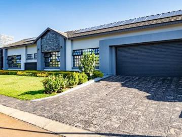 4 Bedroom House in Eldoraigne