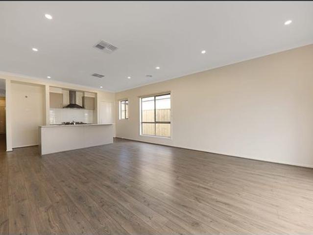4 Bedroom House in Eynesbury