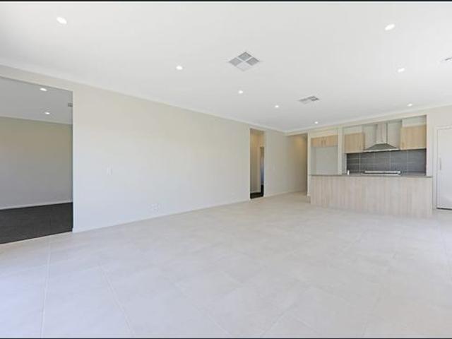 4 Bedroom House in Eynesbury