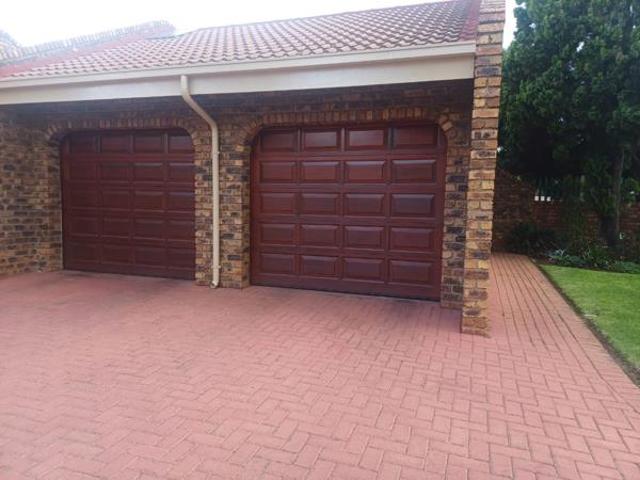 4 Bedroom House in Falcon Ridge