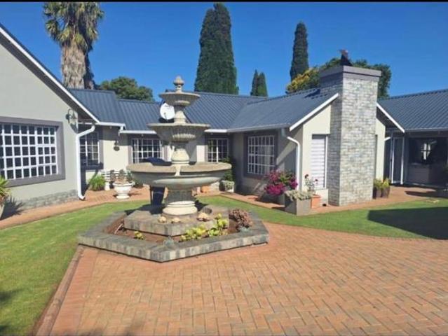4 Bedroom House in Farrarmere