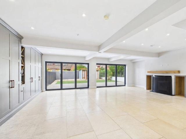 4 bedroom House in Ferry Avenue, Staines Upon Thames