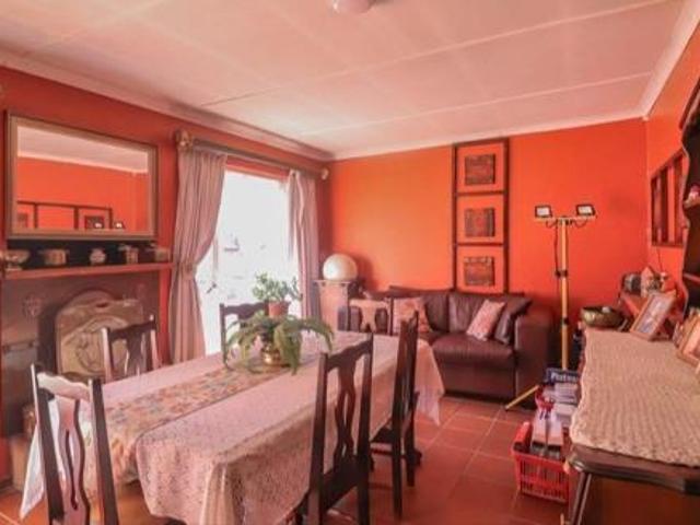 4 Bedroom House in Ficksburg