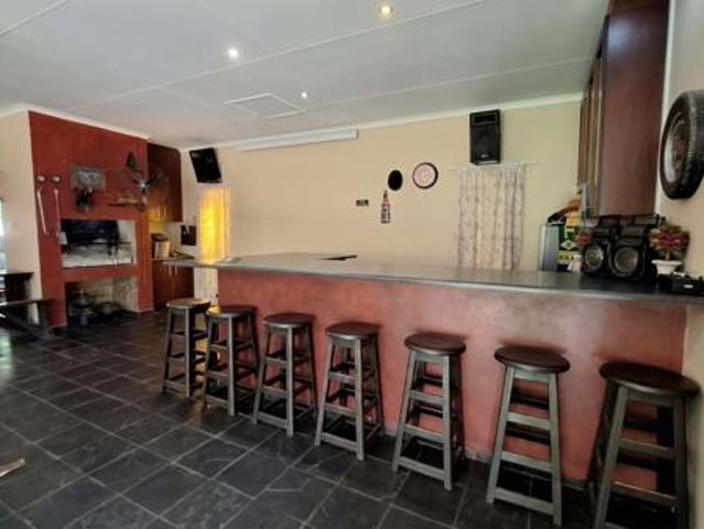 4 Bedroom House in Flora Gardens