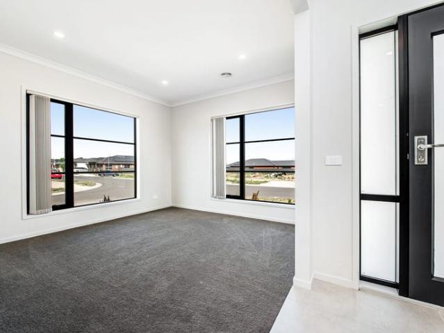 4 Bedroom House in Kalkallo!