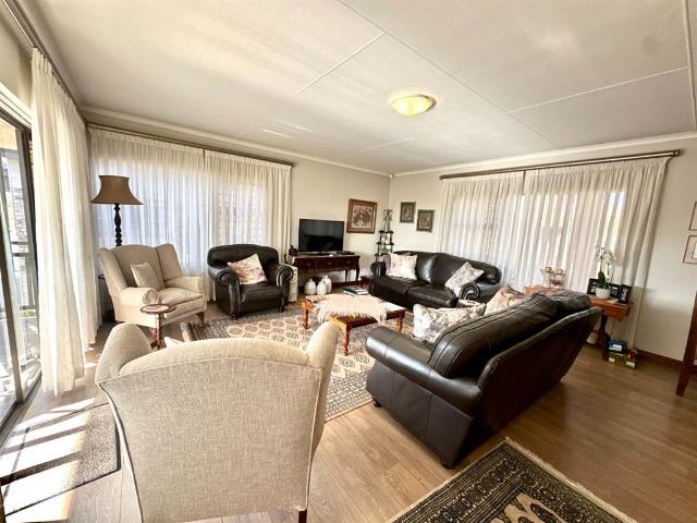 4 Bedroom House in Klein Brak Rivier