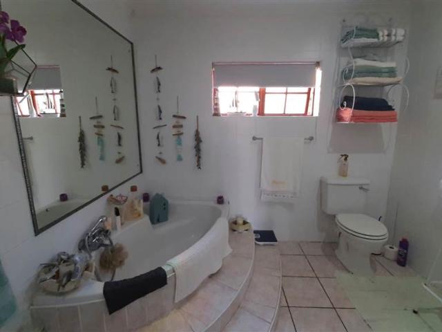 4 Bedroom House in Klein Brak Rivier