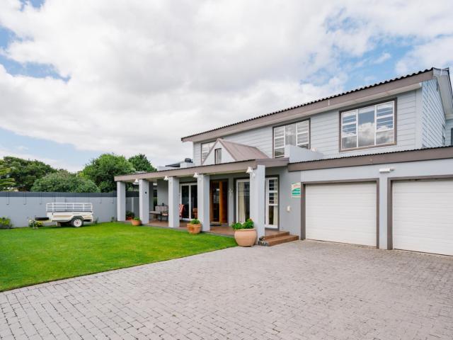 4 Bedroom House in Kleinmond Central