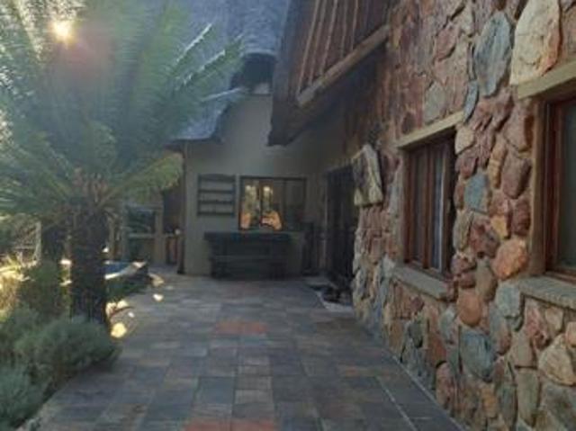 4 Bedroom House in Hoedspruit