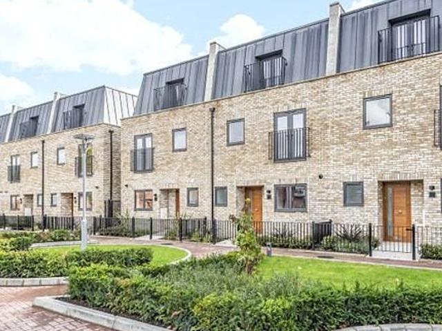 4 bedroom house in Harrow