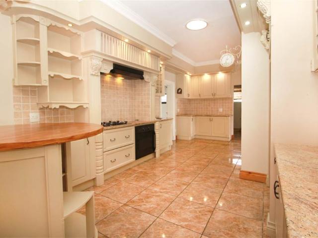 4 Bedroom House in Hartenbos