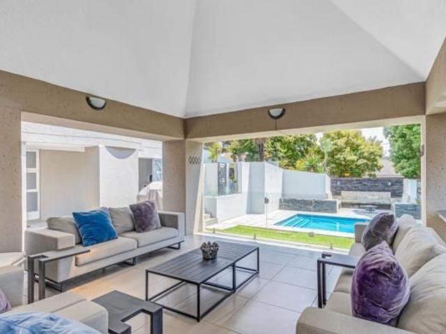 4 Bedroom House in Hurlingham Manor