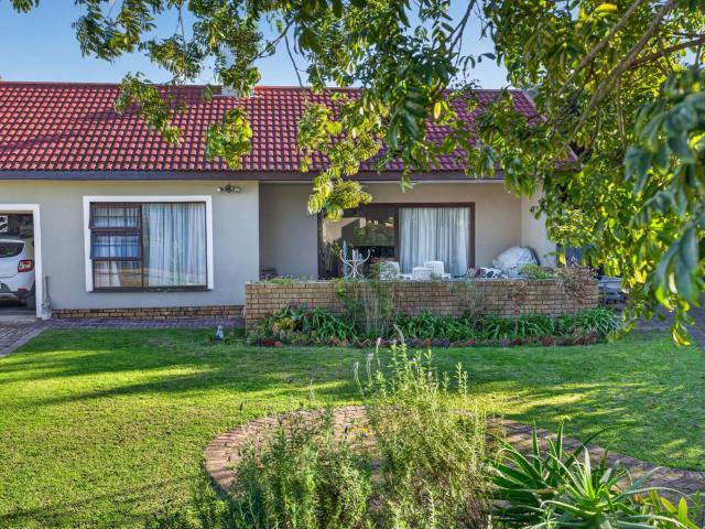4 Bedroom House in Lower Robberg