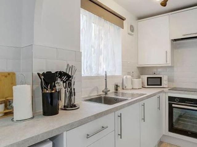 4 bedroom house in London