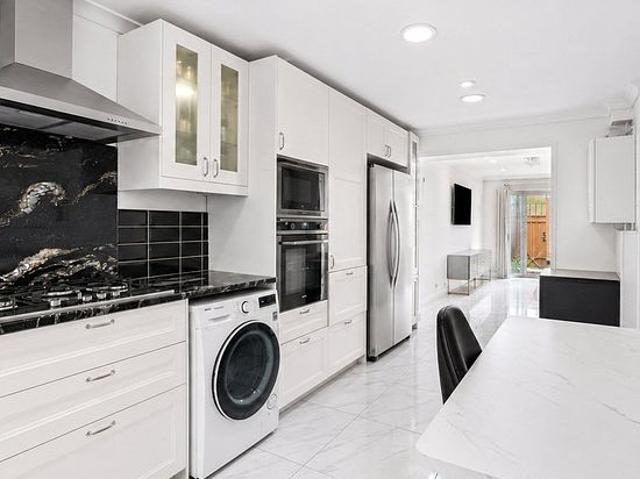 4 bedroom house in London