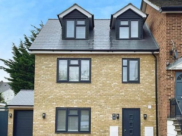 4 bedroom house in London