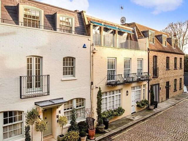 4 bedroom house in London