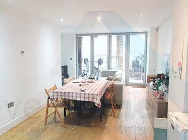 4 bedroom house in London