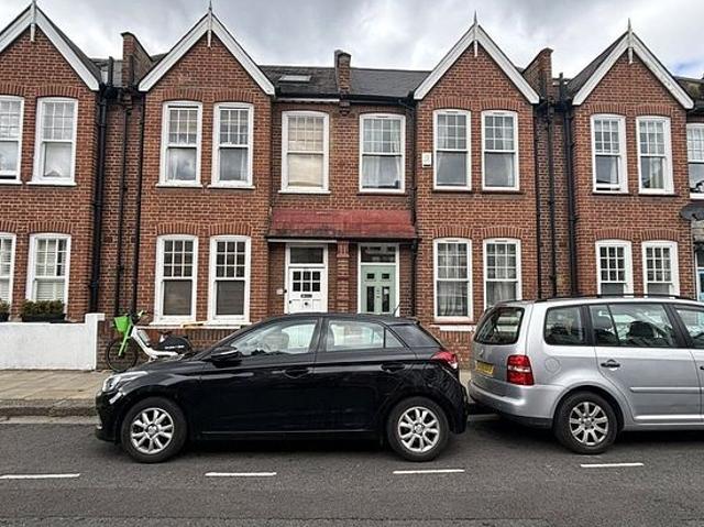 4 bedroom house in London