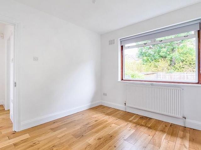 4 bedroom house in London